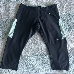 Nike Dri - FIT Capri Leggings